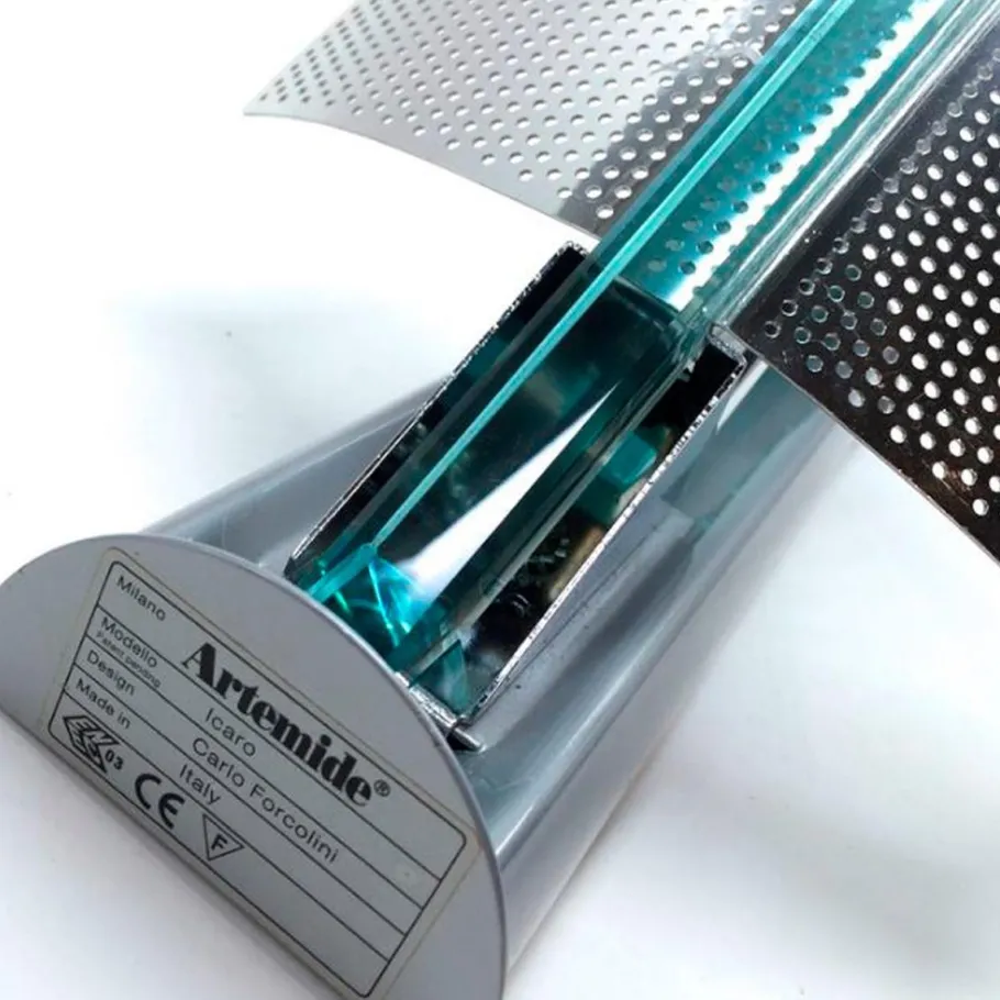 New Pamono Glass Aluminum Triangle Shaped Ikaro Wall Light by Carlo Forcolini for Artemide, 1984