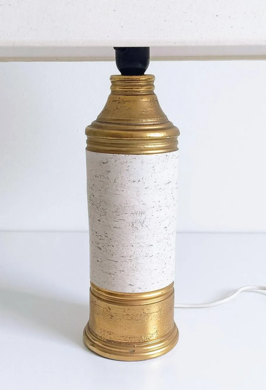 Online Pamono Gold and Cream Ceramic Table Lamp attributed to Aldo Londi for Bitossi / Bergboms, Italy, 1970s