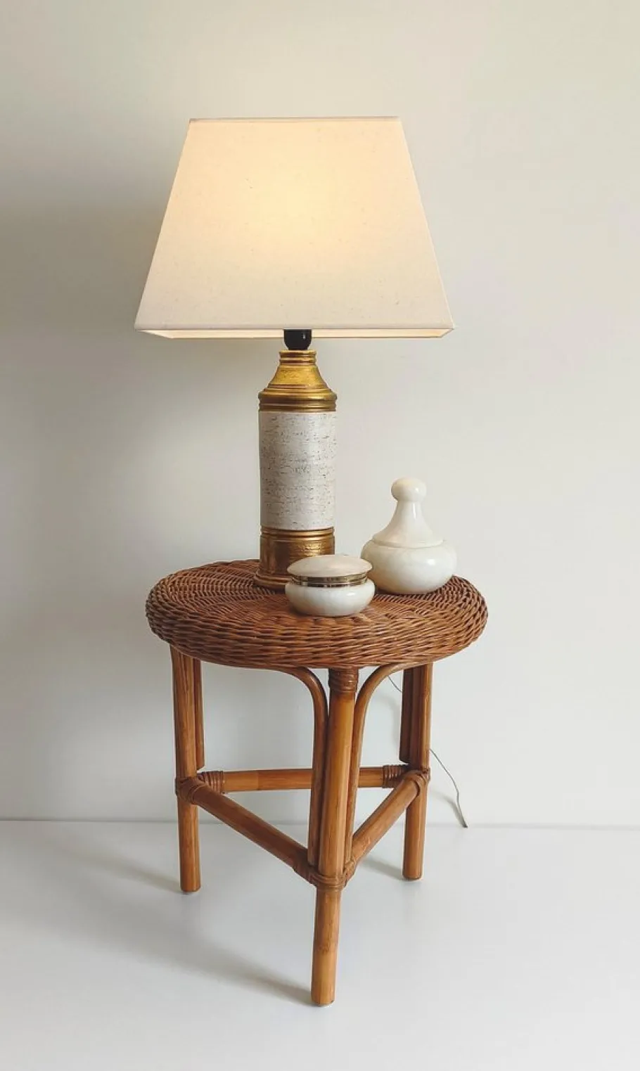 Online Pamono Gold and Cream Ceramic Table Lamp attributed to Aldo Londi for Bitossi / Bergboms, Italy, 1970s