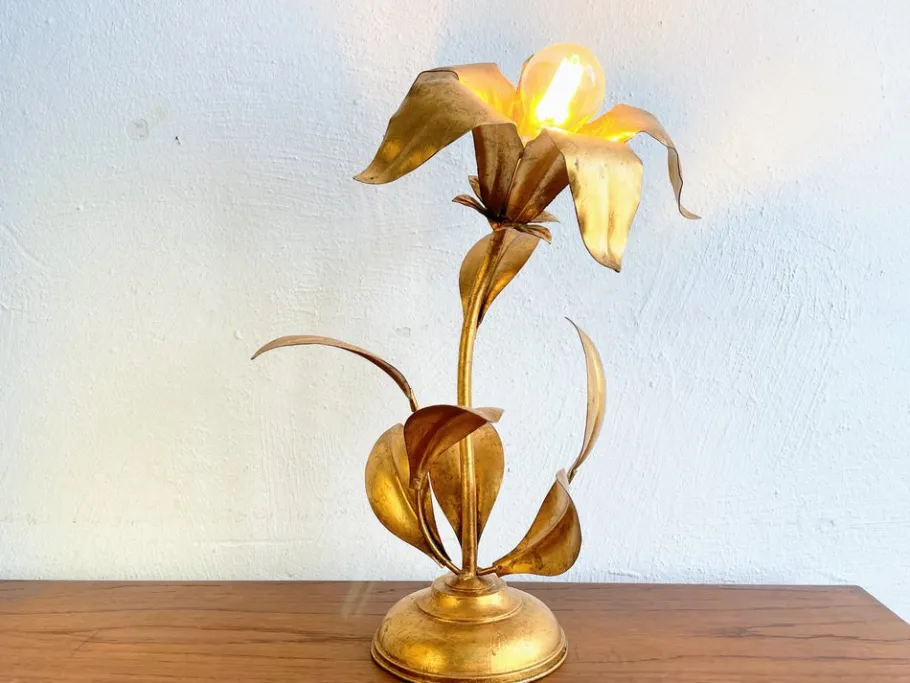 Discount Pamono Hollywood Regency Gold Flower-Shaped Table Lamp in the style of Koegl, 1970s