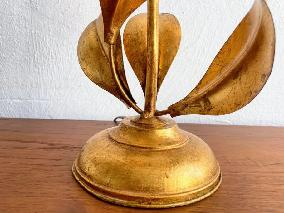 Discount Pamono Hollywood Regency Gold Flower-Shaped Table Lamp in the style of Koegl, 1970s