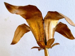 Discount Pamono Hollywood Regency Gold Flower-Shaped Table Lamp in the style of Koegl, 1970s