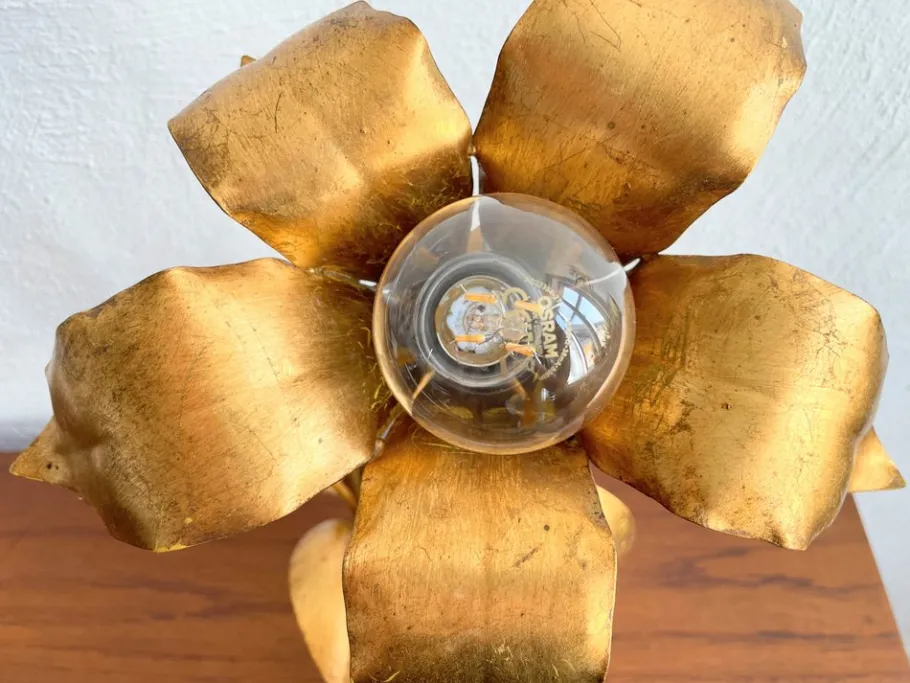 Discount Pamono Hollywood Regency Gold Flower-Shaped Table Lamp in the style of Koegl, 1970s