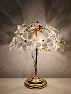Sale Pamono Hollywood Regency Murano Glass Floral Table Lamp, Italy, 1970s