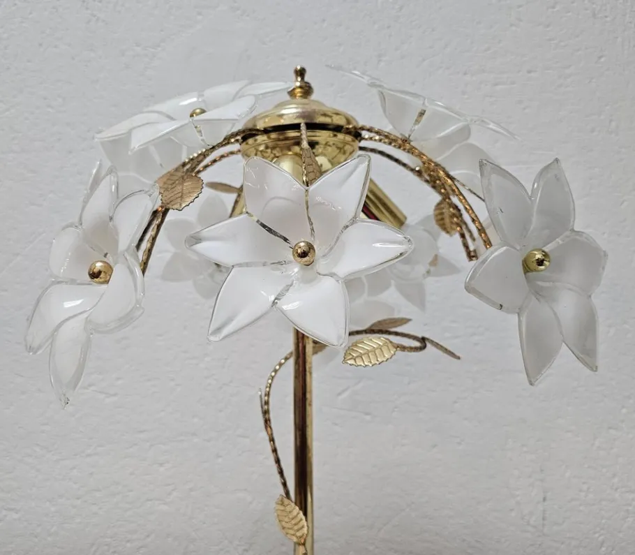 Sale Pamono Hollywood Regency Murano Glass Floral Table Lamp, Italy, 1970s