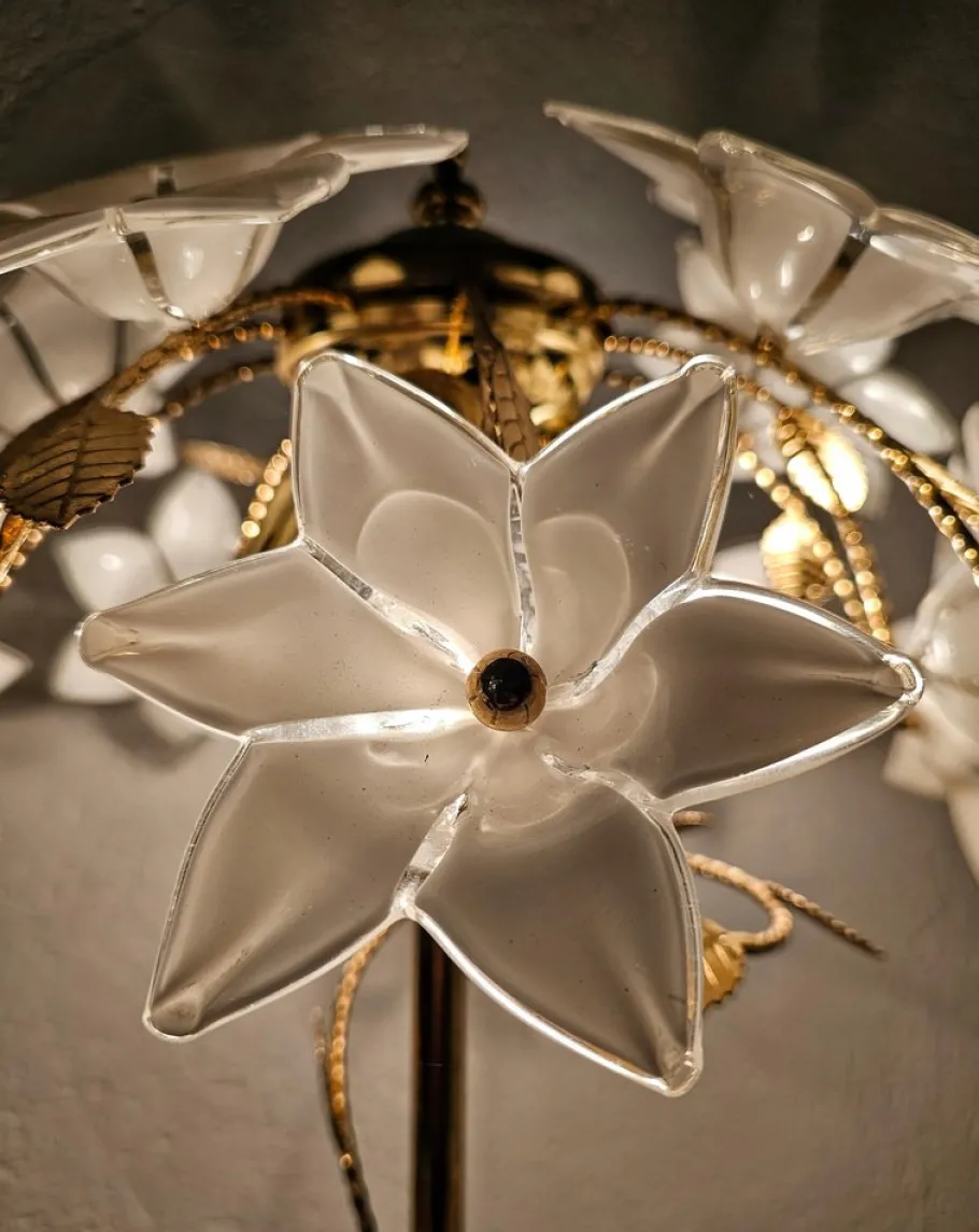 Sale Pamono Hollywood Regency Murano Glass Floral Table Lamp, Italy, 1970s