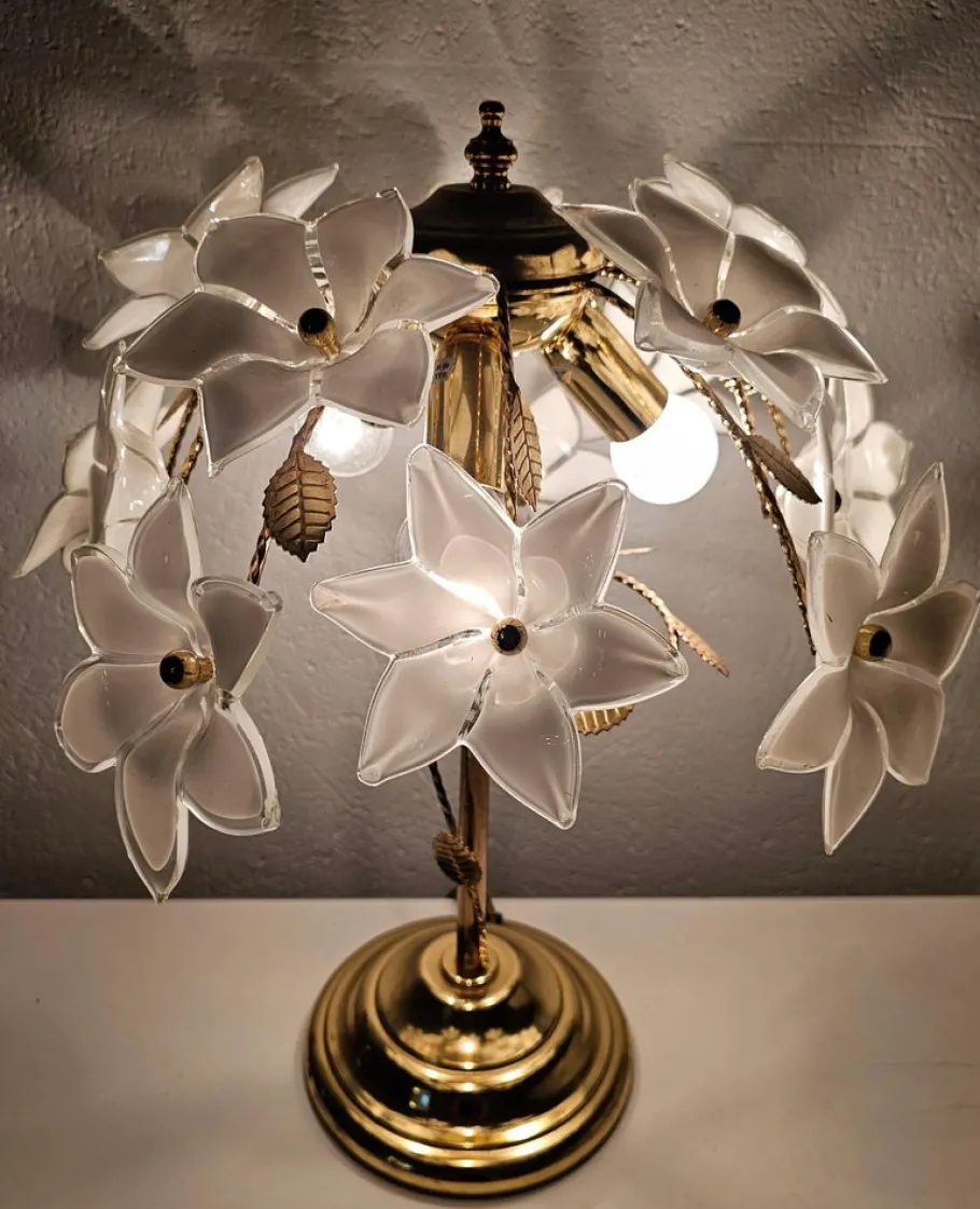 Sale Pamono Hollywood Regency Murano Glass Floral Table Lamp, Italy, 1970s