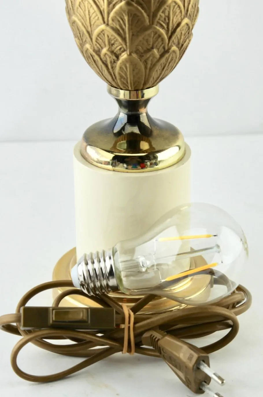 Sale Pamono Hollywood Regency Sculptural Brass Pineapple Table Lamp in the Style of Maison Jansen