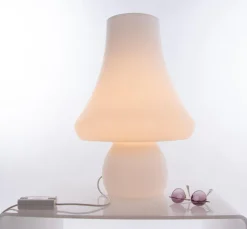 Online Pamono Huge Mushroom Table Lamp in White Murano Glass from De Majo, 1960s