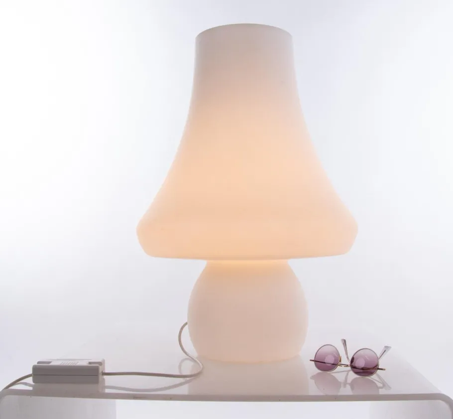 Online Pamono Huge Mushroom Table Lamp in White Murano Glass from De Majo, 1960s