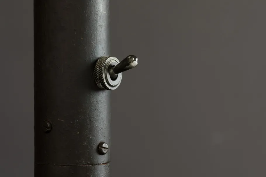 Discount Pamono Industrial Character Table Lamp