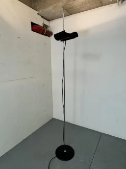 Discount Pamono Italian 333 Floor Lamp by Vico Magistretti for Oluce, 1980s