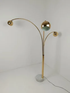 Hot Pamono Italian Arch Floor Lamp in Gilded Metal and Marble attributed to Reggiani, 1970s