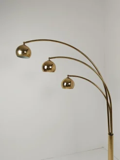 Hot Pamono Italian Arch Floor Lamp in Gilded Metal and Marble attributed to Reggiani, 1970s