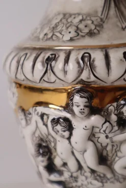 Outlet Pamono Italian Children Playing Table Lamp from Capodimonte, 1950s