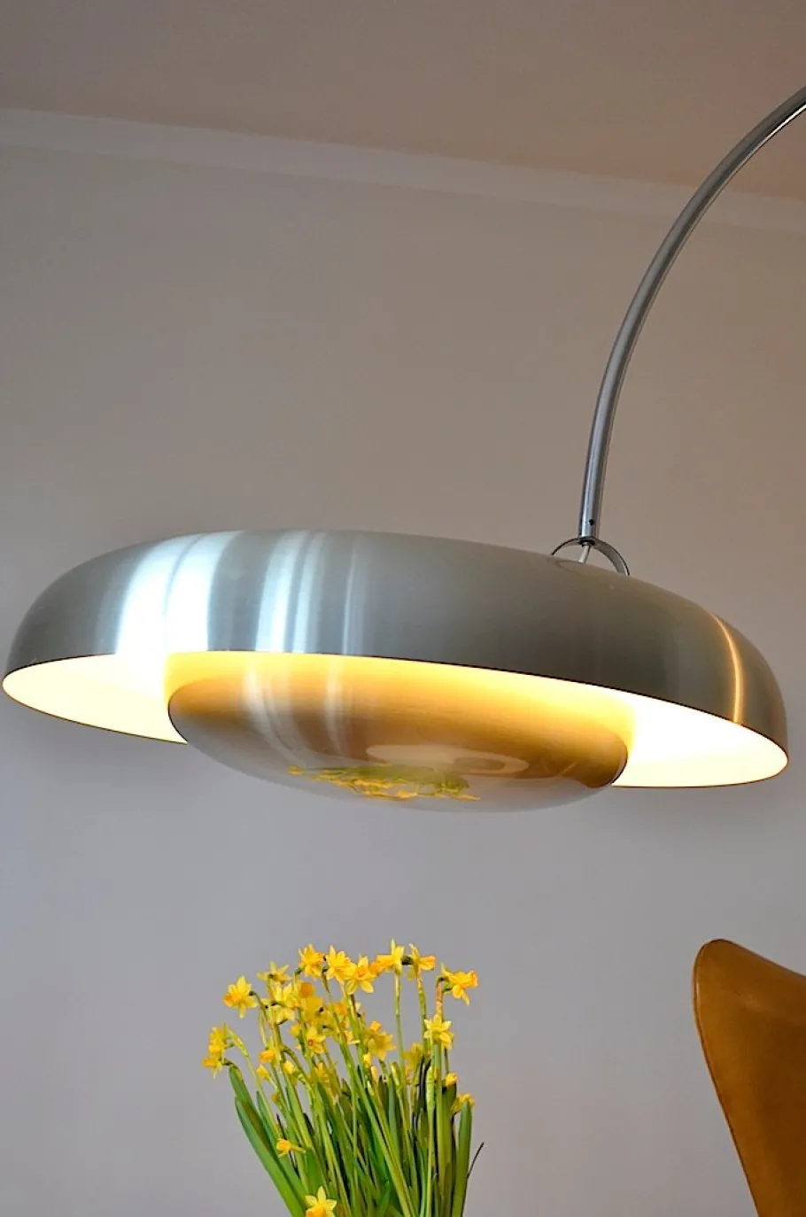 Clearance Pamono Italian Clamped Bowing Lamp by Pirro Cuniberti for Sirrah Imola, 1970s