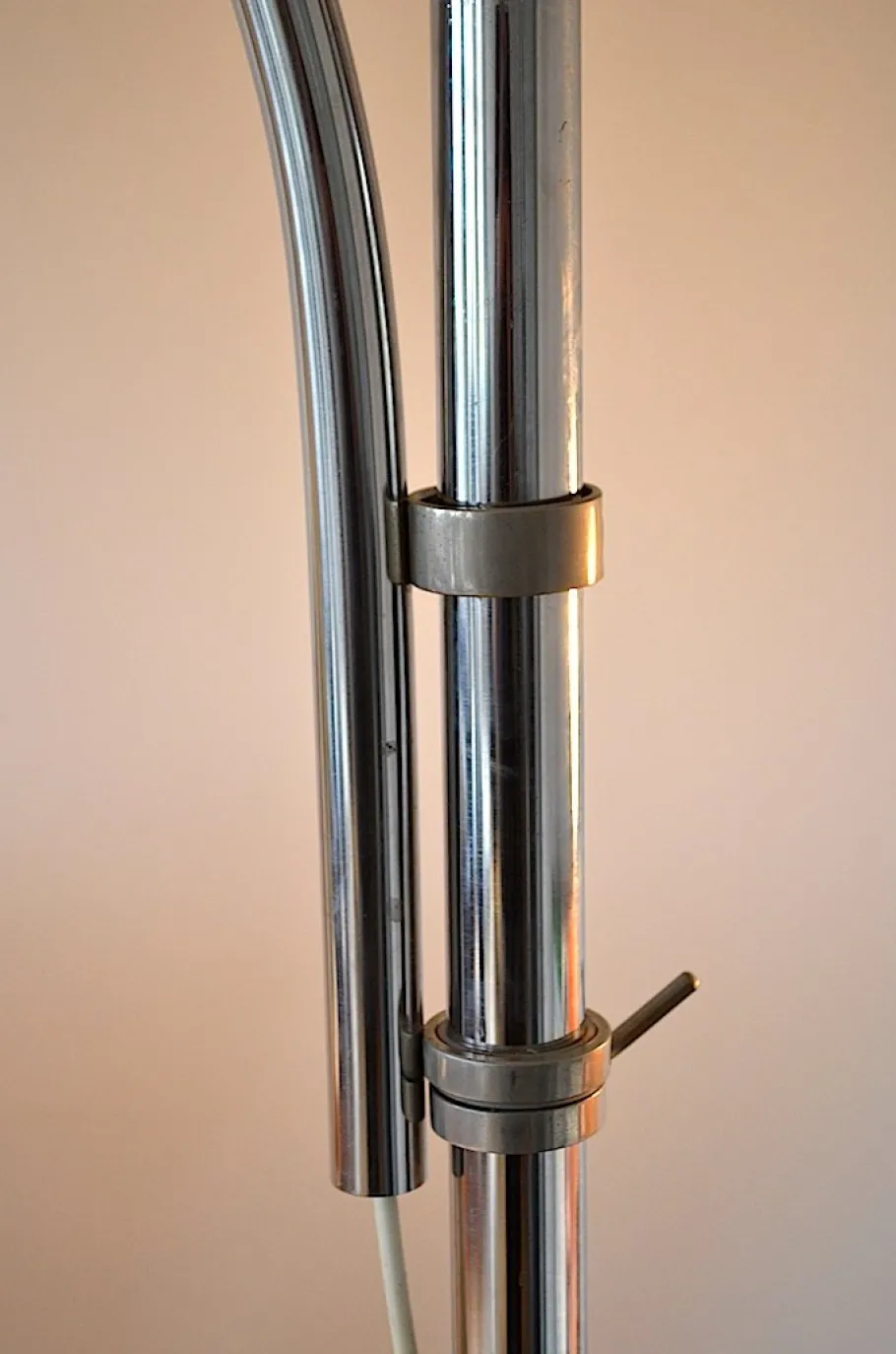 Clearance Pamono Italian Clamped Bowing Lamp by Pirro Cuniberti for Sirrah Imola, 1970s