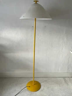 Discount Pamono Italian Floor Lamp with Yellow and White Glass Shade by VeArt, 1970s