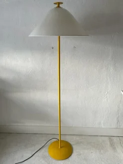 Discount Pamono Italian Floor Lamp with Yellow and White Glass Shade by VeArt, 1970s