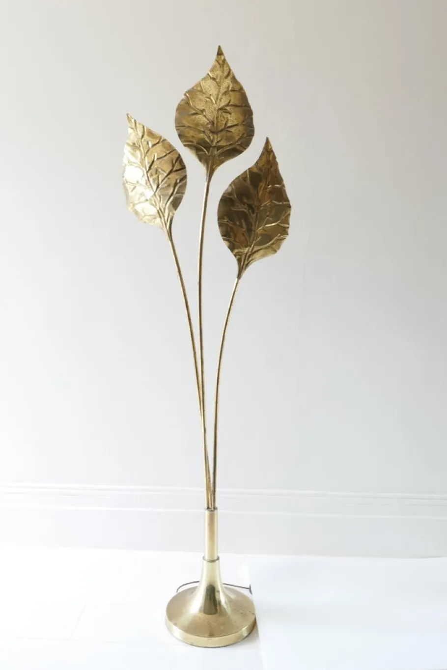 Clearance Pamono Italian Leaf Shaped Floor Lamp in Brass with Three Lights, 1970s