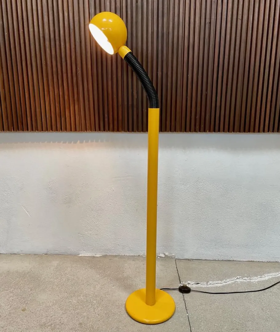 Online Pamono Italian Modernist Metal Floor Lamp with Flexible Arm & Adjustable Lampshade, 1960s