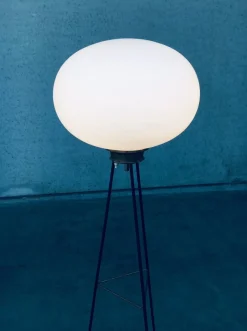 Outlet Pamono Italian Opaline Tripod Floor Lamp, 1950s