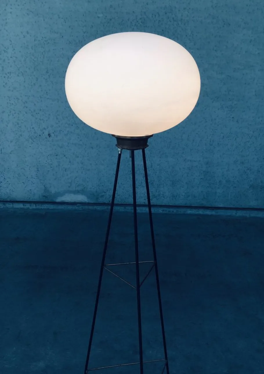 Outlet Pamono Italian Opaline Tripod Floor Lamp, 1950s