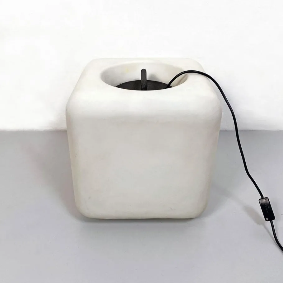Sale Pamono Italian Space Age Cubic Opaline Glass Lamp by Giorgio De Ferrari for VeArt, 1970s
