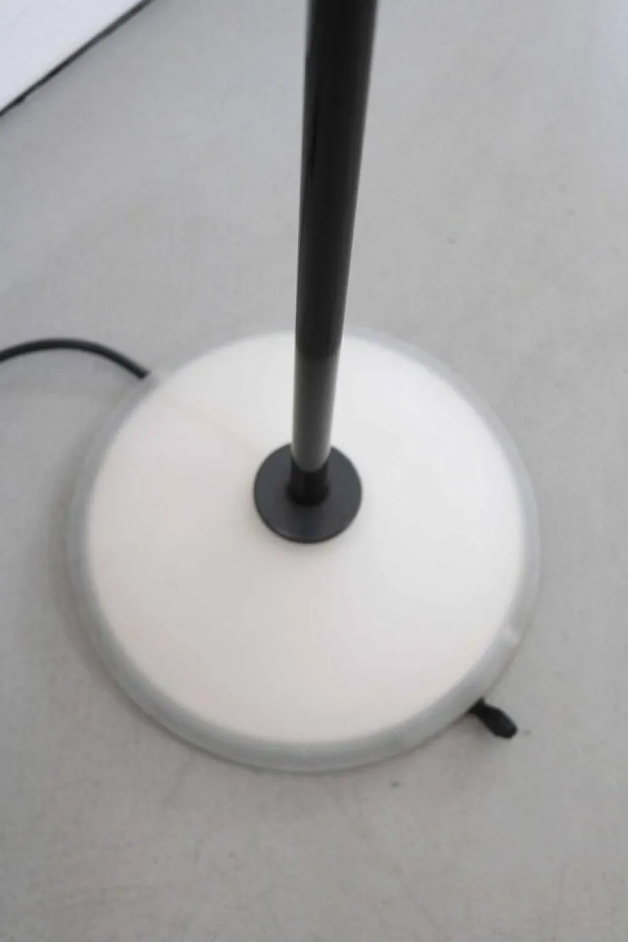 Sale Pamono Jill A380 Floor Lamp by Perry King for Arteluce, 1980s