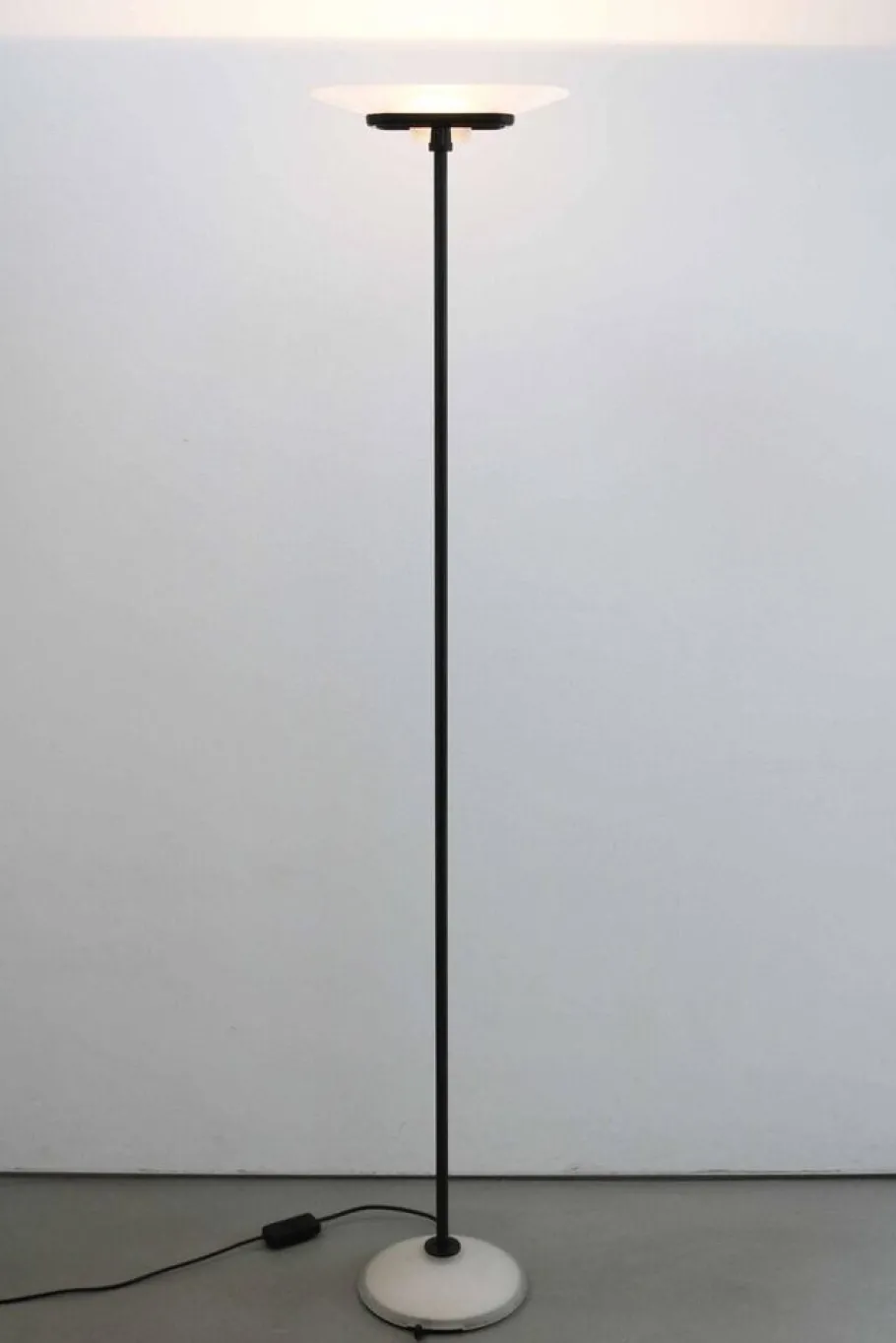 Sale Pamono Jill A380 Floor Lamp by Perry King for Arteluce, 1980s