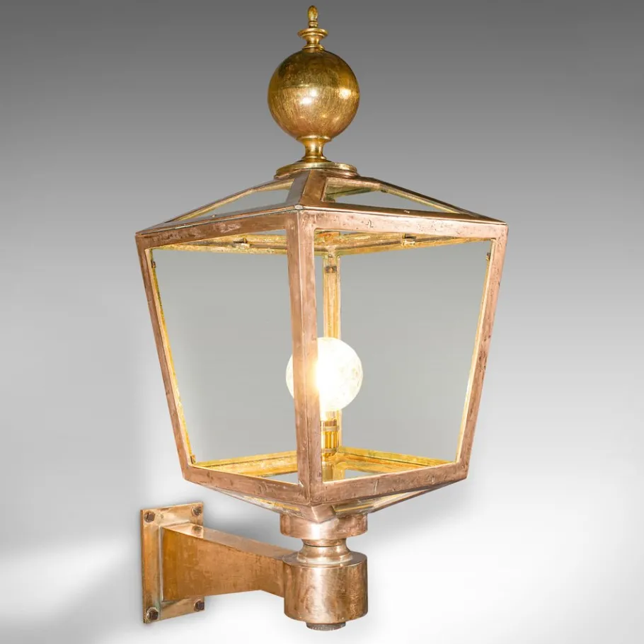 Hot Pamono Large Antique English Courtyard Light in Bronze, 1870s