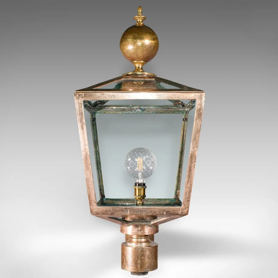 Hot Pamono Large Antique English Courtyard Light in Bronze, 1870s