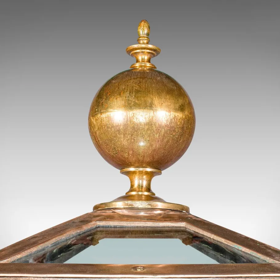 Hot Pamono Large Antique English Courtyard Light in Bronze, 1870s