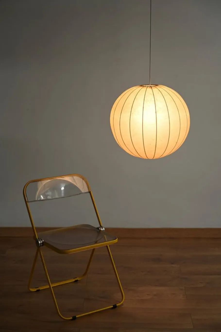 Discount Pamono Large Beige Round Cocoon Pendant Light by Achille Castiglioni for Hille, Italy, 1960s