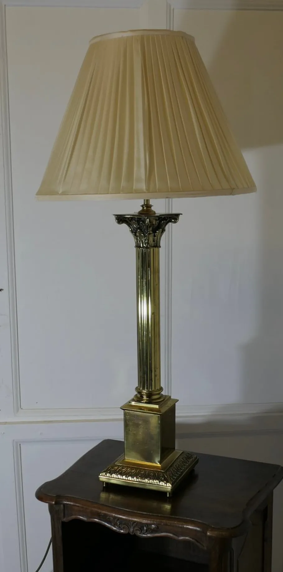 Hot Pamono Large Brass Corinthian Column Table Lamp, 1960s