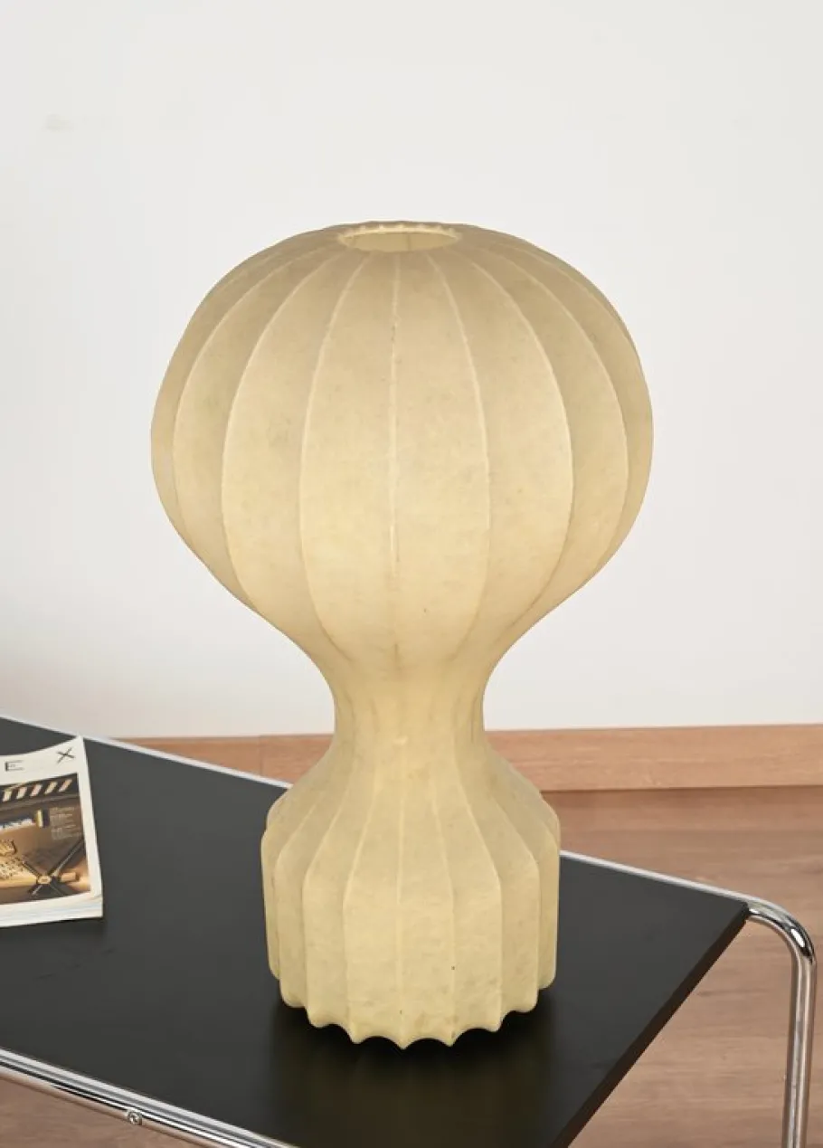 Discount Pamono Large Gatto Beige Cocoon Table Lamp attributed to Castiglioni for Flos, Italy, 1960s