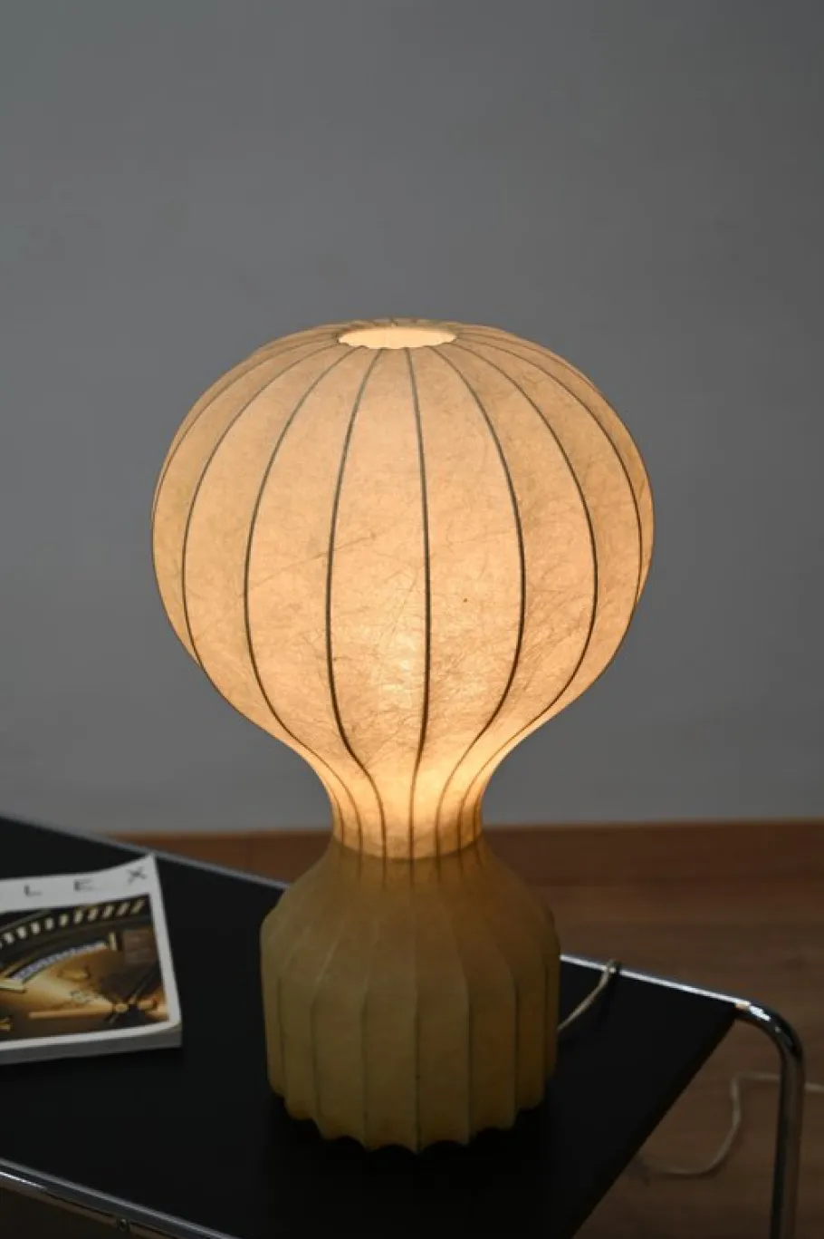 Discount Pamono Large Gatto Beige Cocoon Table Lamp attributed to Castiglioni for Flos, Italy, 1960s