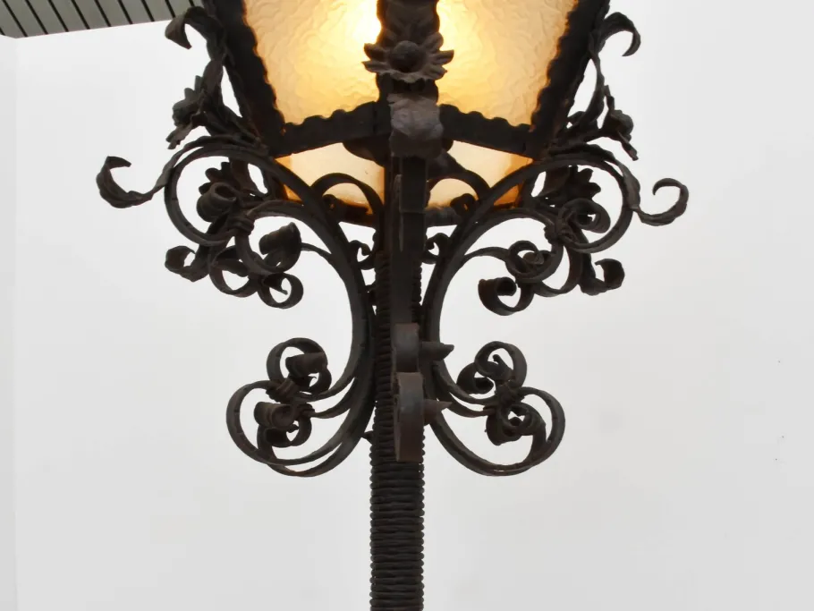 Discount Pamono Large Italian Wrought Iron Outdoor Lamppost from Mazzucotelli, Italy, 1910s