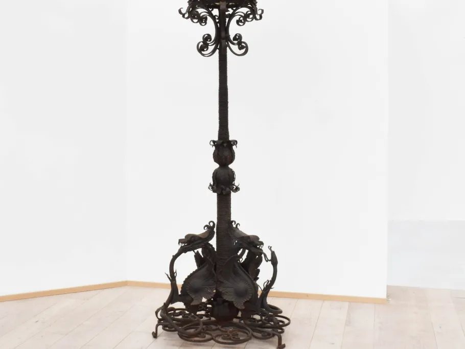 Discount Pamono Large Italian Wrought Iron Outdoor Lamppost from Mazzucotelli, Italy, 1910s