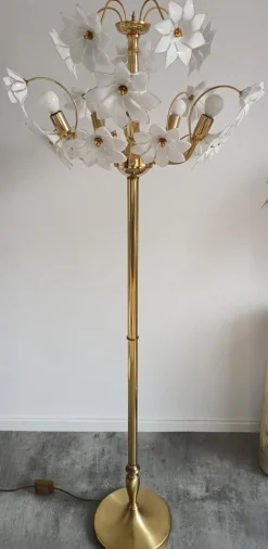 New Pamono Large Murano Flower Floor Lamp, Italy, 1970s
