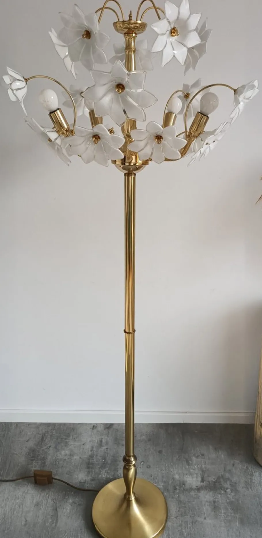 New Pamono Large Murano Flower Floor Lamp, Italy, 1970s