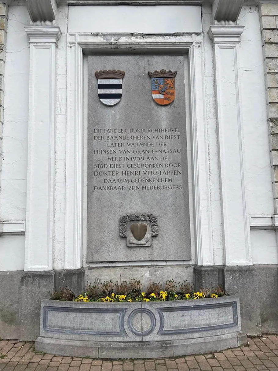 Hot Pamono Large Outdoor Wall-Mounted Lanterns, 20th Century, Set of 2