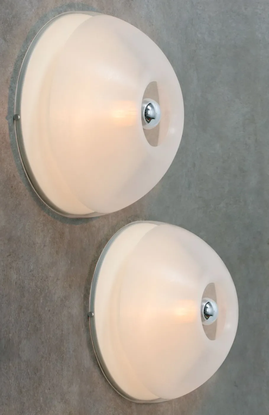 Discount Pamono Large Tam-Tam Wall Lamps by Yoshiko Hasabe for Guzzini, 1970s, Set of 2