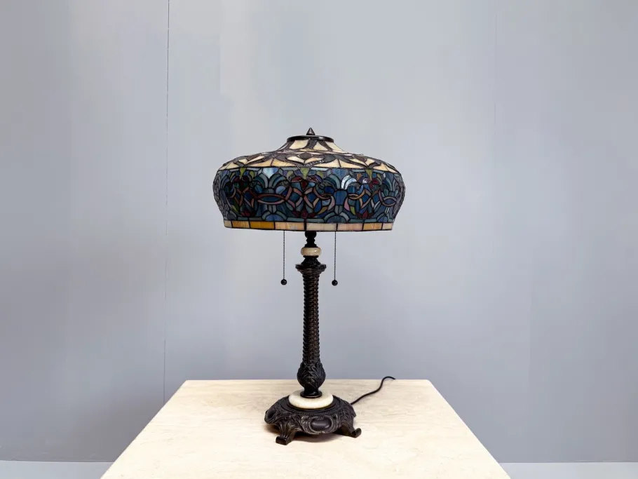 Outlet Pamono Large Tiffany Style Table Lamp in Stained Glass with Floral Shade