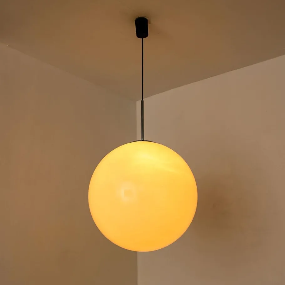 Discount Pamono Large Vintage Plastic Globe Pendant Light from Philips, 1970s