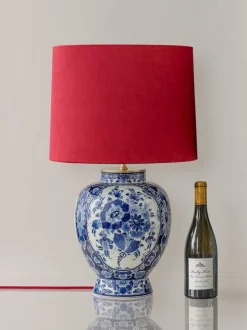 Clearance Pamono Large Wilhelmina Regina Delft Blue Table Lamp with New Red Velvet Lampshade