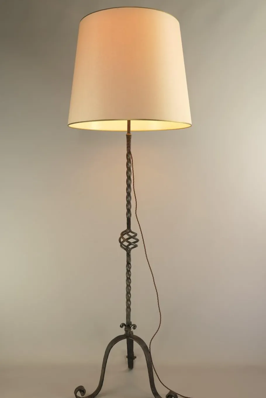 Discount Pamono Large Wrought Iron Floor Lamp, France, 1930s