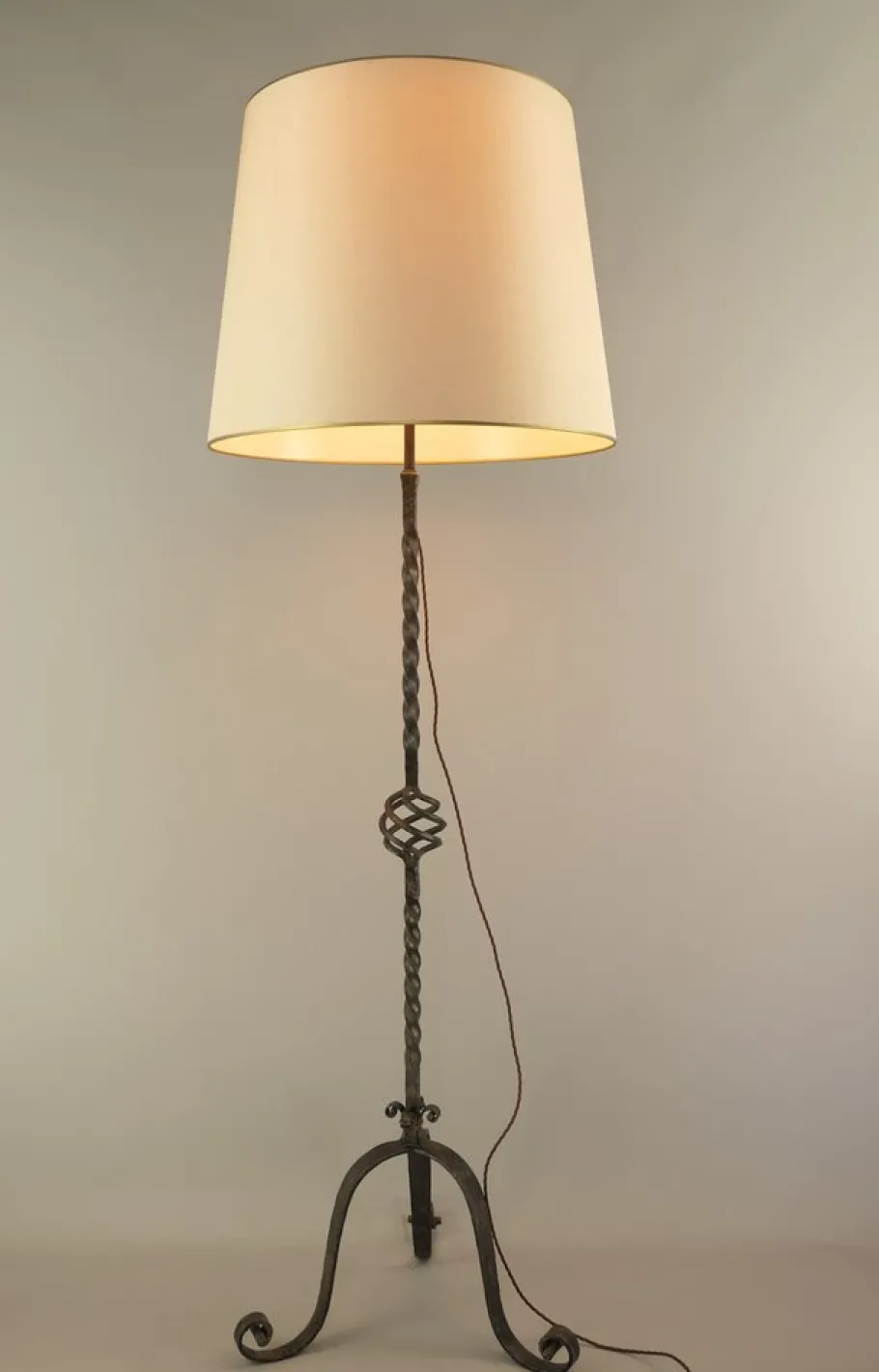 Discount Pamono Large Wrought Iron Floor Lamp, France, 1930s