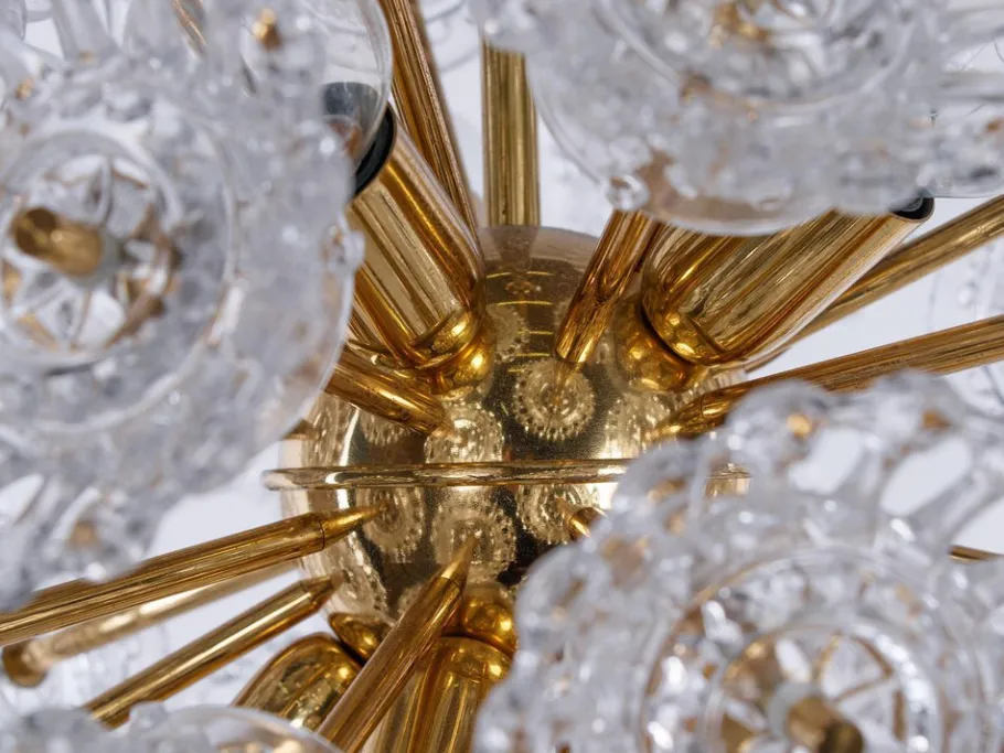 Hot Pamono 10-Light Flower Sputnik Chandelier in Murano Glass & Brass in the style of Venini, 1960s