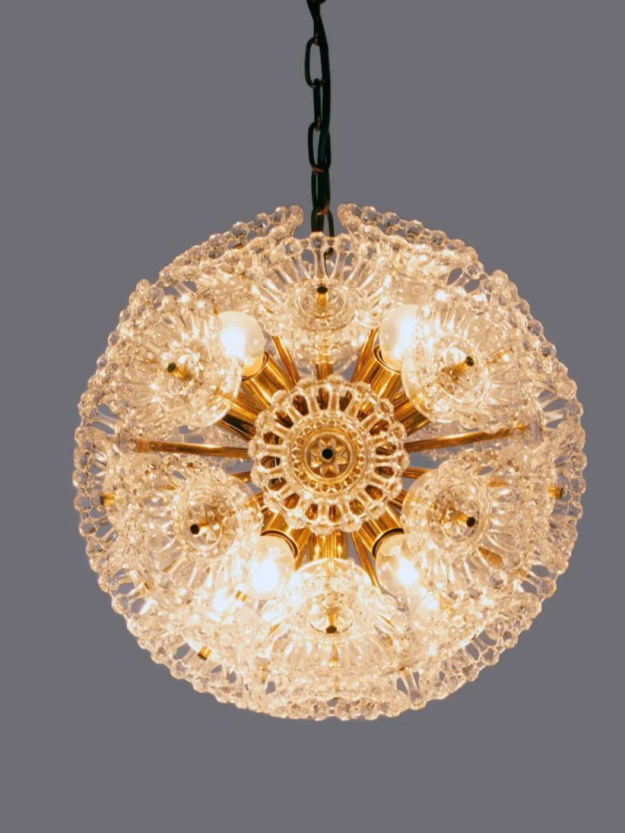 Hot Pamono 10-Light Flower Sputnik Chandelier in Murano Glass & Brass in the style of Venini, 1960s